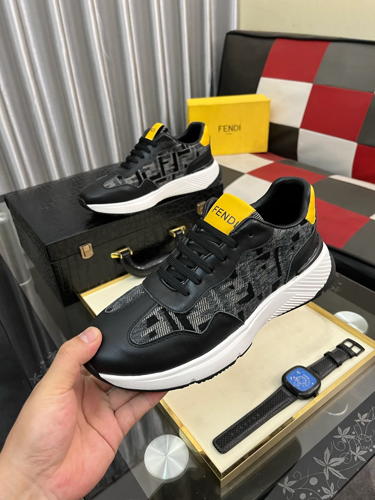 Men's Men's Shoes💰458⌚️⌚️[Fendi] Fendi's latest casual shoes for men! Available at counters simultaneously! A one-to-one replica of the original. Made entirely of imported top-grain calfskin, the interior is made of top-grain water-dyed cowhide, and the original factory-supplied rubber outsole. Leading new fashion concepts. Matching code: 38-443️⃣Colors available